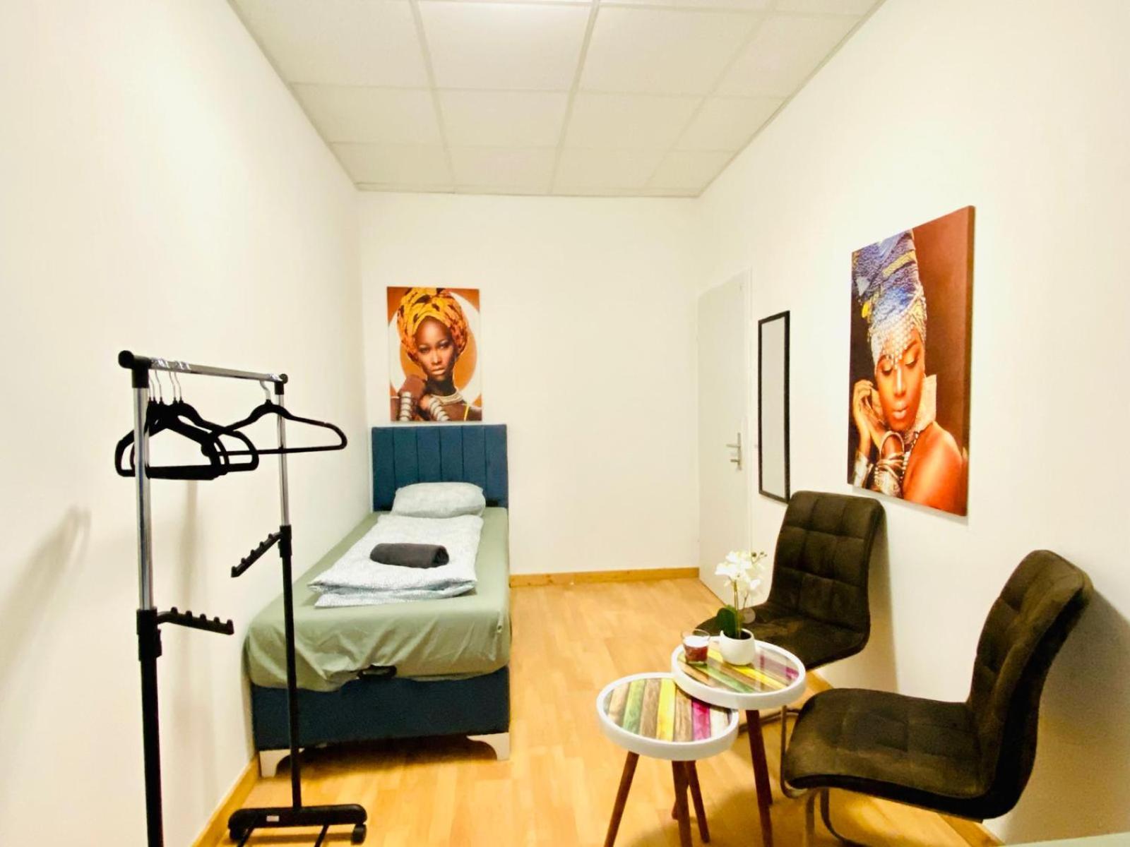Affordable 3bedroom In Quiet Neighborhood Apartment *